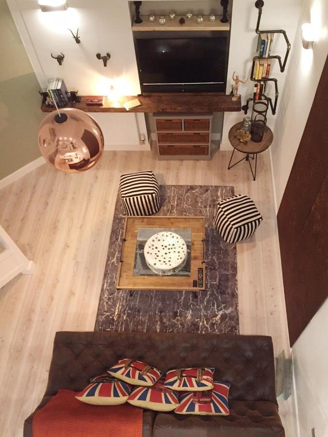 Spacious 1 Bedroom Split Level Old Pub Conversion Tower Bridge ลอนดอน ภายนอก รูปภาพ