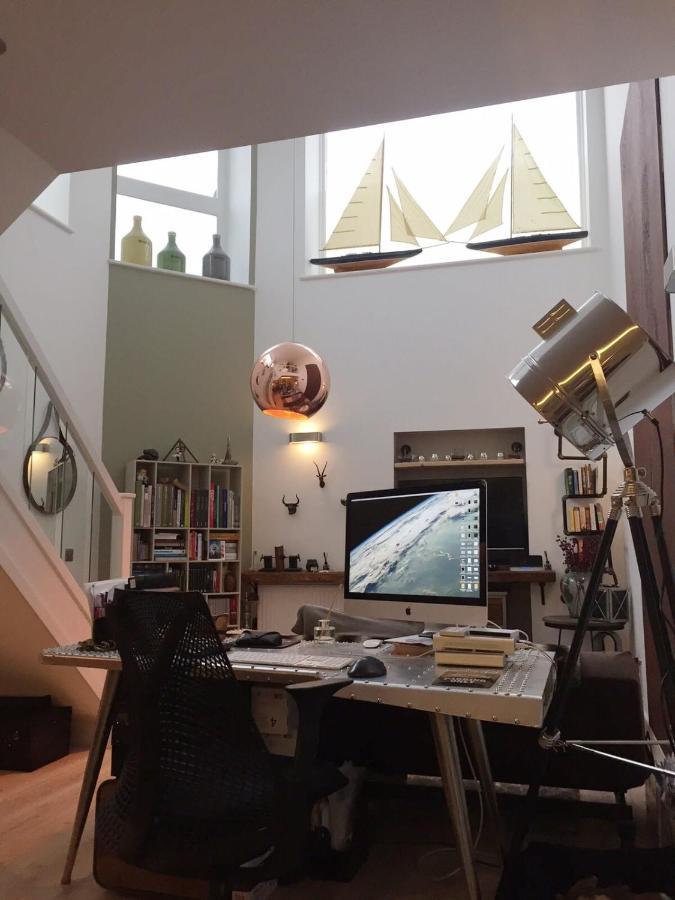 Spacious 1 Bedroom Split Level Old Pub Conversion Tower Bridge ลอนดอน ภายนอก รูปภาพ