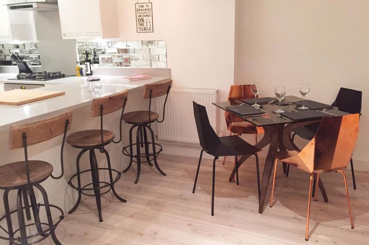Spacious 1 Bedroom Split Level Old Pub Conversion Tower Bridge ลอนดอน ภายนอก รูปภาพ