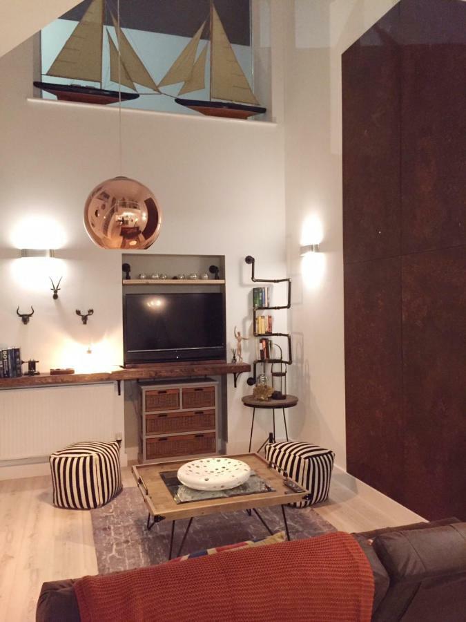 Spacious 1 Bedroom Split Level Old Pub Conversion Tower Bridge ลอนดอน ภายนอก รูปภาพ