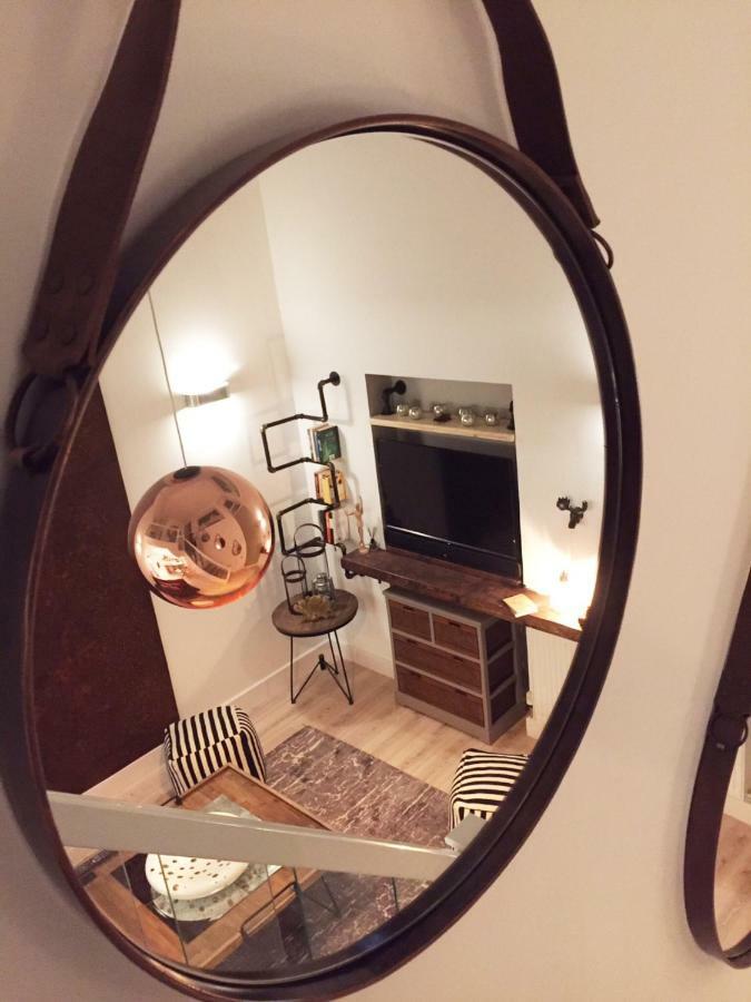 Spacious 1 Bedroom Split Level Old Pub Conversion Tower Bridge ลอนดอน ภายนอก รูปภาพ
